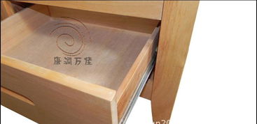 實木家具中的優(yōu)質選擇 橡木床與實木床頭柜選購指南